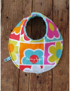 Babero cuadros flores