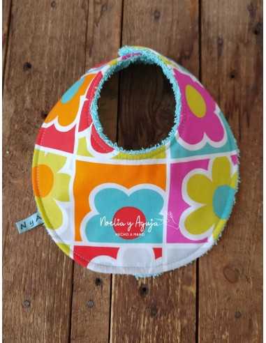 Babero cuadros flores